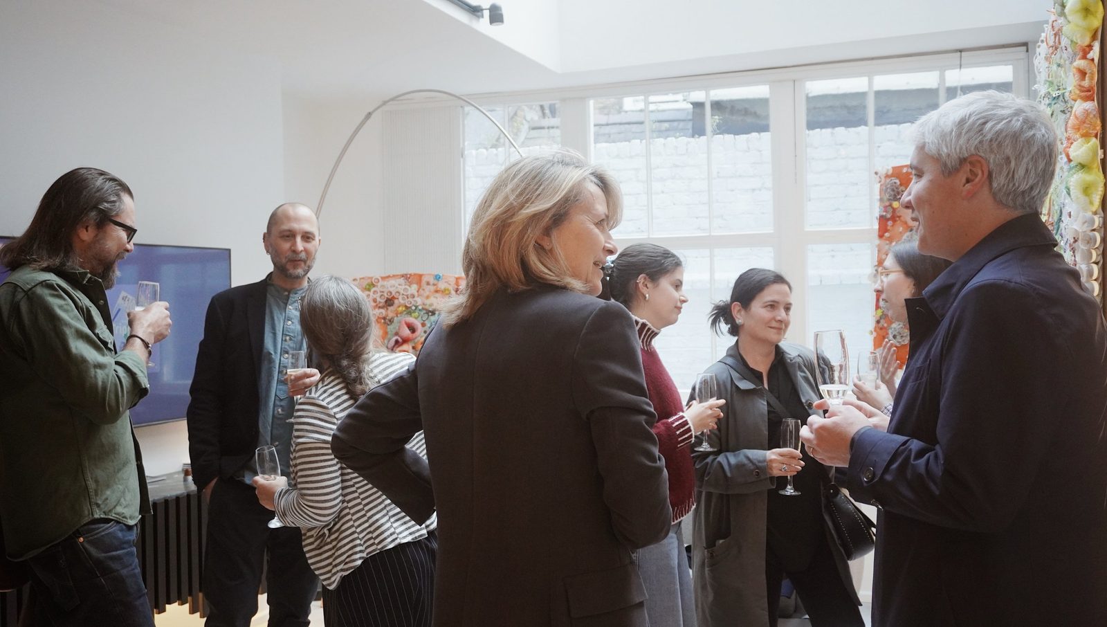 The crowd, private view