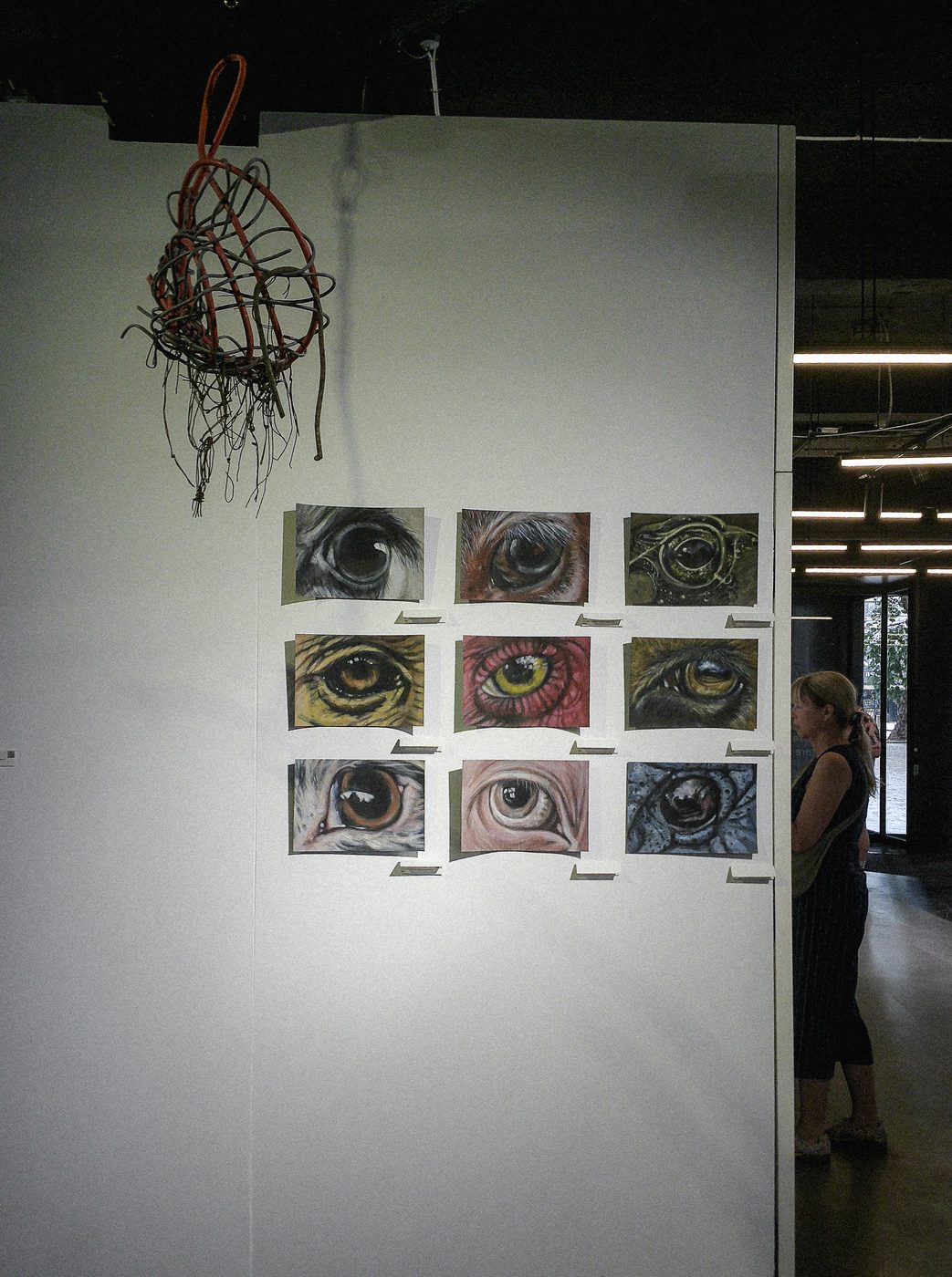 The eye grid, with woven ring